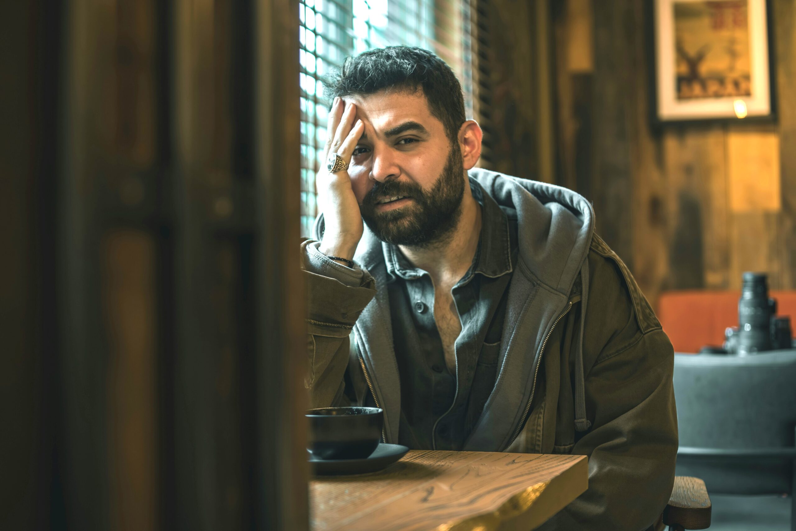 Man is overspannen en begint aan herstel