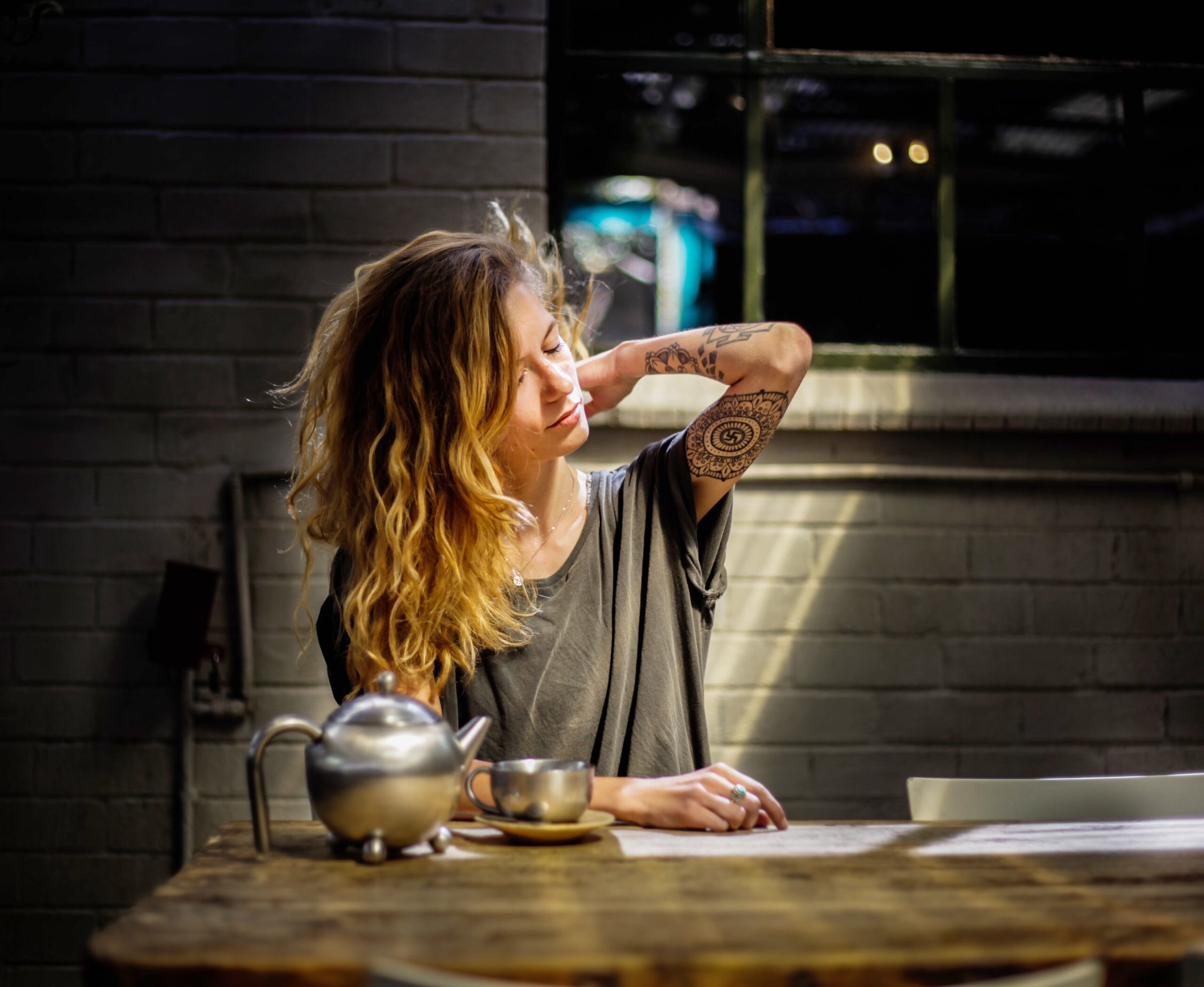 vrouw met rug- en nekklachten